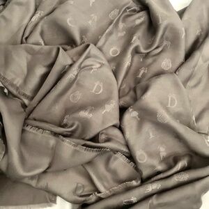 Christian Dior grey/silver wool scarf 140x140cm